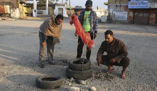 ଖାଲି ହେଉଛି ସୀମାନ୍ତ ଗାଁ