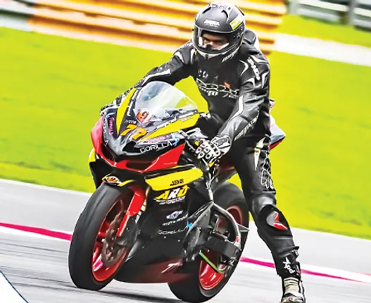 ମୋଟୋ ସର୍କିଟ୍‌ରେ ଓଡ଼ିଆ ପୁଅଙ୍କ ପରାକ୍ରମ:ବିଶ୍ୱ ପ୍ରତିଯୋଗିତା ଉପରେ ଉଦୀପ୍ତଙ୍କ ନଜର