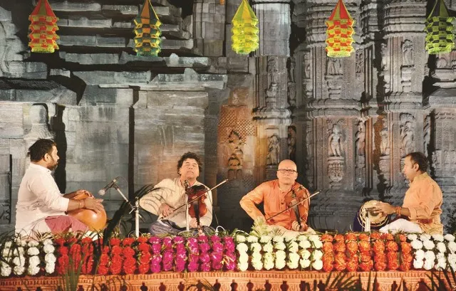 ରାଜାରାଣୀ ସଂଗୀତ ଉତ୍ସବ : ଶେଷ ସନ୍ଧ୍ୟରେ ହିନ୍ଦୁସ୍ଥାନୀ ସ୍ୱର-କର୍ଣ୍ଣାଟକୀ ଧୂନ୍‌