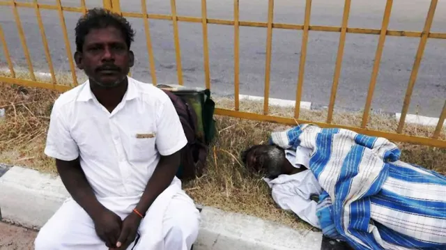 ବସ୍‌ରେ ମୃତ୍ୟୁ ହୋଇଥିବା ଜାଣିବାରୁ ଯାତ୍ରୀଙ୍କ ମୃତଦେହକୁ ରାସ୍ତାରେ ଫୋପାଡ଼ି ଚାଲିଗଲା କଣ୍ଡକ୍ଟର