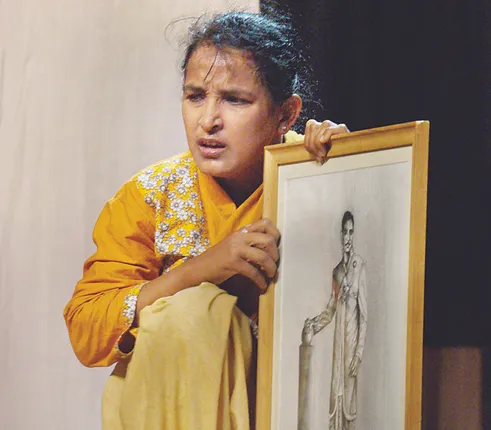 ମଞ୍ଚରେ ‘ରେବତୀ, ଏବତୀ, ସେବତୀ’