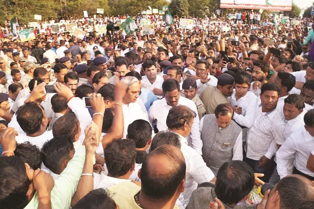 ଏକ ନମ୍ବର ପାଇଁ ଏକାଠି ହୁଅ