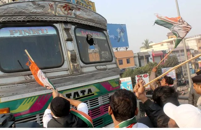 ଜାତୀୟ ରାଜପଥରେ ଟ୍ରକ୍‌ ଭଙ୍ଗାରୁଜା : କଟକରେ ୧୪୦ ଗିରଫ