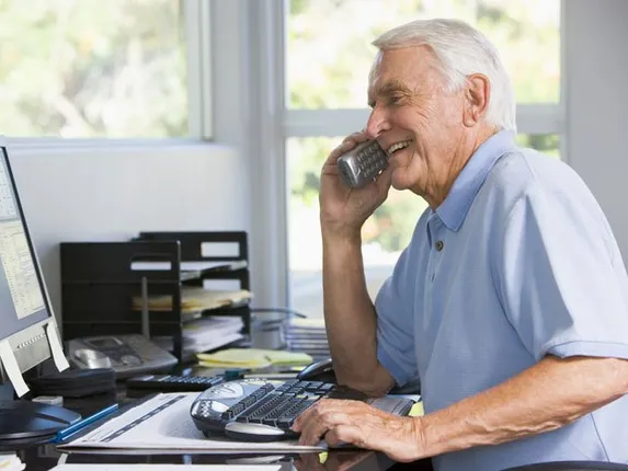 ବୟସ ବଢ଼ିଲେ ପୁରୁଷଙ୍କ ଭିତରେ ଆତ୍ମନିର୍ଭରଶୀଳତା ହ୍ରାସ ଘଟେ: ସର୍ଭେ