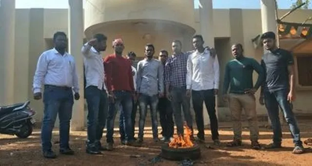 ବାଣୀବିହାରରେ ଚାଲୁନି ଓ୍ଵାଇଫାଇ : ଟାୟାର ଜାଳି ଛାତ୍ରଙ୍କ ବିକ୍ଷୋଭ