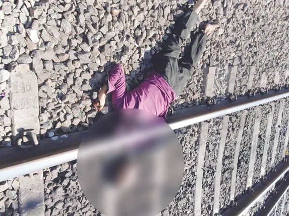 ରେଳ ଧାରଣାରେ ପୂର୍ତ ବିଭାଗ କର୍ମଚାରୀଙ୍କ ଆତ୍ମହତ୍ୟା