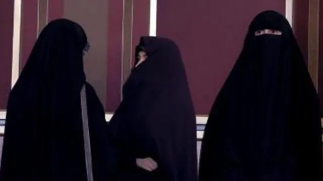 ବ୍ୟାଙ୍କ୍‌ରେ ଚାକିରି କରୁଥିବା ଲୋକଙ୍କ ପରିବାରରେ ଝିଅ ବାହା ନ ଦେବାକୁ ଫତ୍‌ଓ୍ଵା ଜାରି କଲା ଇସ୍‌ଲାମିକ୍‌ ସ୍କୁଲ୍‌