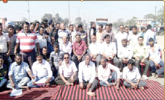 ଫ୍ଲାଏଓଭର ନିର୍ମାଣ ଦାବି : ବରେଇପାଲି ରାଜପଥ ଅବରୋଧ