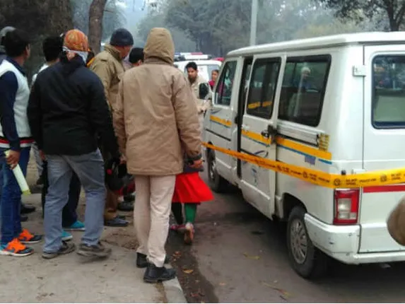 ଦିଲ୍ଲୀରେ କଡ଼ା ସୁରକ୍ଷା ବ୍ୟବସ୍ଥା: ବସ୍‌ ଚାଳକଙ୍କୁ ଗୁଳି ମାରି ସ୍କୁଲ ଛାତ୍ରକୁ ଅପହରଣ କରି ନେଲେ ଦୁଇ ଦୁର୍ବୃତ୍ତ