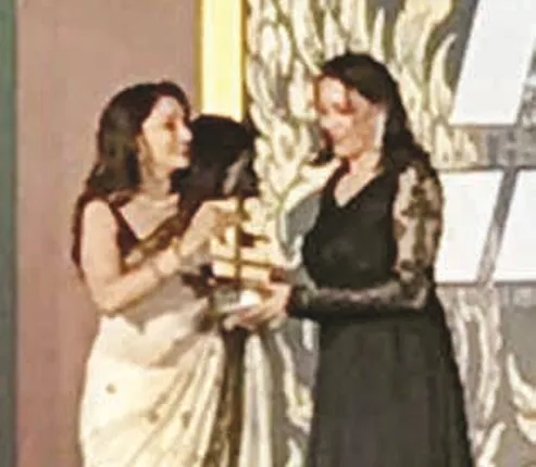 ଡା.ସୁଜାତା କରଙ୍କୁ ‘ଇଣ୍ଟର୍‌ନ୍ୟାସ୍‌ନାଲ୍‌ ଏକ୍ସେଲେନ୍ସ ଆଓ୍ଵାର୍ଡ’