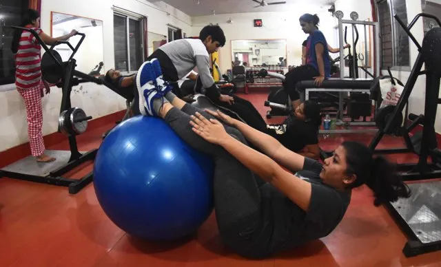 ଜିମ୍‌ରେ ଯୌବନ