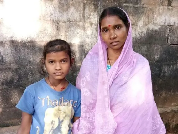 ପୁଅକୁ ପାଇବା ପାଇଁ ଥାନା ବାରଣ୍ଡାରେ ମା’