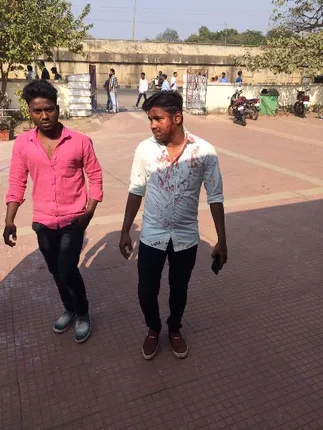 କ୍ୟାମ୍ପସରେ ଉତ୍ତେଜନା: ମହର୍ଷି କଲେଜ ଛାତ୍ରଙ୍କୁ ଛୁରିରେ ଆକ୍ରମଣ