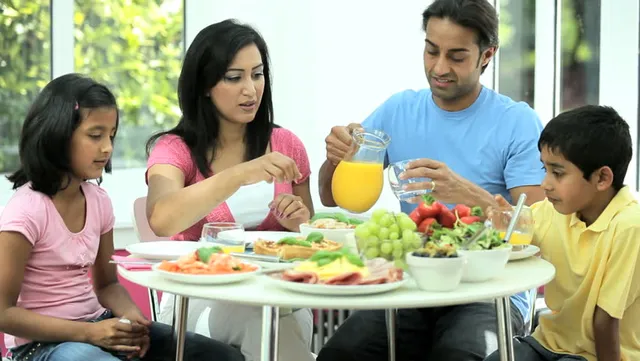 ଏହି ସବୁ ଖାଦ୍ୟ ଏକ ସଙ୍ଗେ ଖାଇବା ଅନୁଚିତ, ହୋଇପାରେ  କ୍ଷତିକାରକ