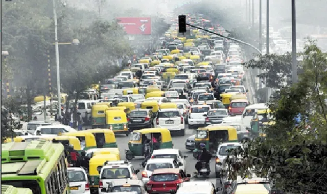 ଉତ୍ତର ଭାରତରେ ଘନ କୁହୁଡ଼ି:୪୦୦ ଟ୍ରେନ୍‌ ବିଳମ୍ବିତ, ୧୫ ବାତିଲ୍‌