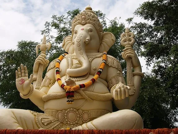 ଗଣେଶଙ୍କ ମୂର୍ତ୍ତି ଘରକୁ ଆଣୁଥିଲେ ଏସବୁ ଦିଗକୁ ନିଶ୍ଚୟ ଧ୍ୟାନ ଦିଅନ୍ତୁ, ବିଘ୍ନନାଶକ ଆପଣଙ୍କର ସବୁ ବିଘ୍ନ ନାଶ କରିବେ