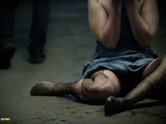 ମହିଳା ପ୍ରଫେସରଙ୍କୁ ବିବାହ ପାଇଁ ଡକାଇ ଦୁଷ୍କର୍ମ କଲା ବନ୍ଧୁ, ଅଶ୍ଳୀଳ ଭିଡିଓକୁ ସୋସିଆଲ ମିଡିଆରେ ଭାଇରାଲ କଲା ଦୁଷ୍କର୍ମକାରୀ