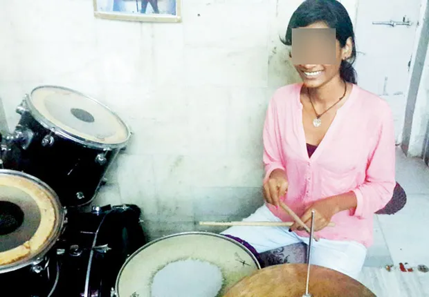 ନଷ୍ଟ ଗଳିରେ ଜନ୍ମ ନେଇ ନିଜ ବାପା ଦ୍ୱାରା ଦୁଷ୍କର୍ମର ଶିକାର ହୋଇଥିବା ଜଣେ ଯୁବତୀର କରୁଣ କାହାଣୀ...