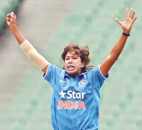 ଝୁଲଣଙ୍କ ମାଇଲ୍‌ଖୁଣ୍ଟ: ୨୦୦ ଦିନିକିଆ ଓ୍ଵିକେଟ୍‌ ନେବାରେ ପ୍ରଥମ ମହିଳା