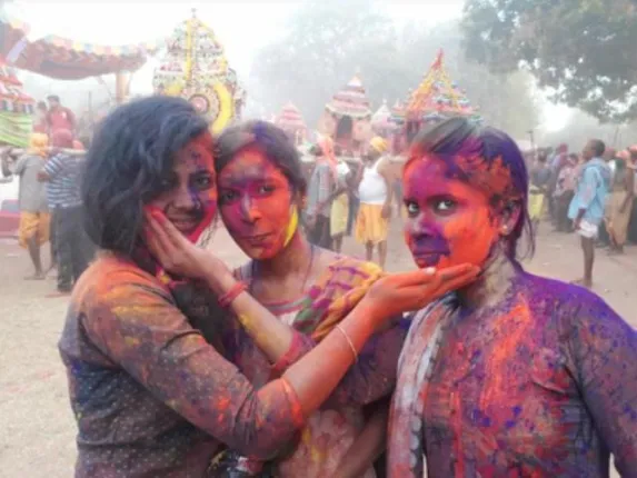 ଆସରେ ଆସ ଖେଳିବା ହୋଲି