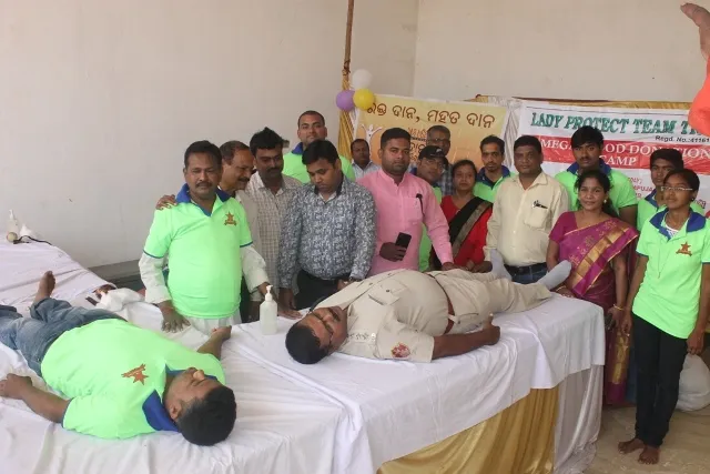 ଆମ ଓଡ଼ିଶା ଓ ଲେଡ଼ି ପ୍ରୋଟେକ୍ଟ ଟିମ୍‌ ପକ୍ଷରୁ ରକ୍ତଦାନ ଶିବିର
