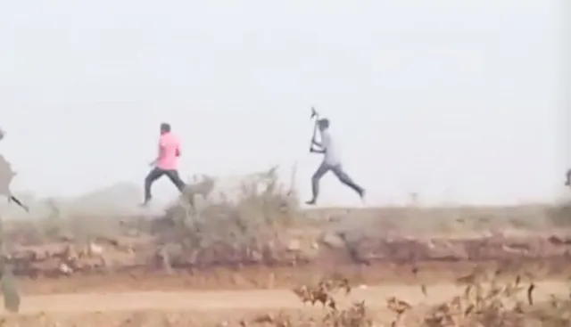 ଗୁରୁଡ଼ିଝାଟିଆରେ ପୁଣି ରାଜନୈତିକ ସଂଘର୍ଷ : ଗୋଡ଼ାଇ ଗୋଡ଼ାଇ ଯୁବକଙ୍କୁ ହାଣିଲେ ଦୁର୍ବୃତ୍ତ