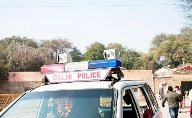 ହାଇଟେକ୍‌ କାର୍ଯ୍ୟାଳୟରେ ଦିଲ୍ଲୀ ପୁଲିସର ଛାନ୍‌ଭିନ