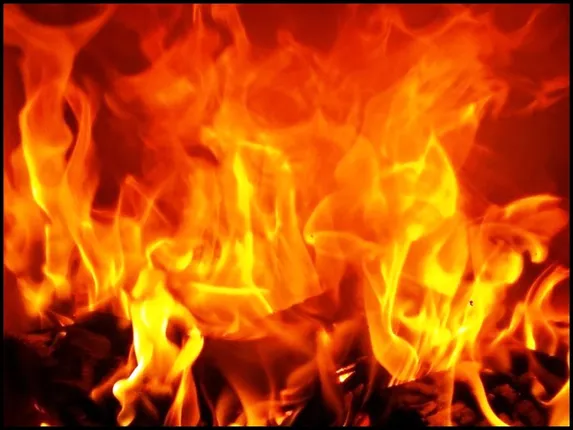 କଟକ: ଶାଢ଼ି ଦୋକାନରେ ଅଗ୍ନିକାଣ୍ଡ