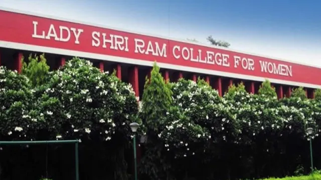 ଲେଡି ଶ୍ରୀରାମ କଲେଜ ଛାତ୍ରୀଙ୍କ ଉପରକୁ ଧାତୁ ଭରା ବେଲୁନ୍‌ ଫିଙ୍ଗା ଅଭିଯୋଗ