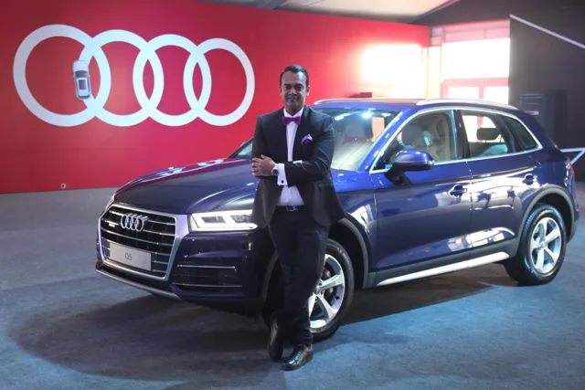 ନୂଆ ଅଡି କ୍ୟୁ୫ ବୁକିଙ୍ଗ୍‌ ୫୦୦ ଟପିଲା