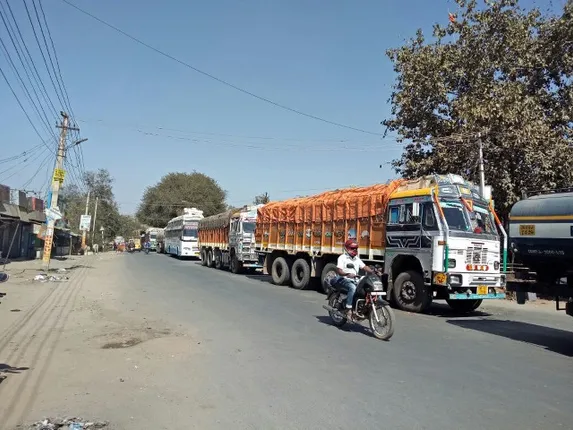 ଓପେପା ଅଫିସ ସମ୍ମୁଖରେ ବିକ୍ଷୋଭ, କଳାହାଣ୍ଡିରେ ବନ୍ଦ