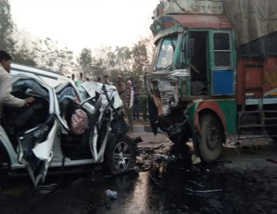 ମର୍ମନ୍ତୁଦ ଦୁର୍ଘଟଣା: ମୋଦିଙ୍କ କାର୍ଯ୍ୟକ୍ରମକୁ ଯାଉଥିବା ବିଧାୟକଙ୍କ ସମେତ ୫ ମୃତ