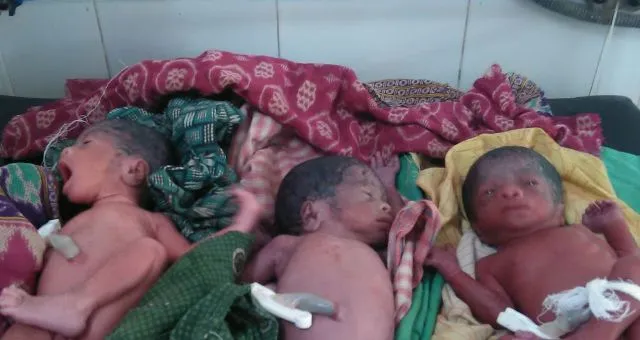 ଆମ୍ବୁଲାନ୍‌ସରେ ୩ ଶିଶୁଙ୍କୁ ଜନ୍ମ ଦେଲେ ମହିଳା