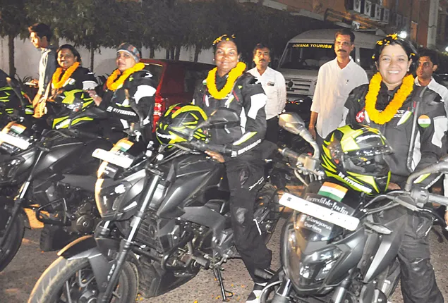 ଭାରତ ପର୍ଯ୍ୟଟନର ବାର୍ତା ବାଣ୍ଟିବେ ମହିଳା ବାଇକ୍‌ ରାଇଡର