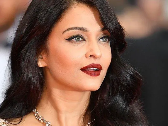 ଏହି ବିବାହିତା ନାୟିକାଙ୍କ ପ୍ରାଇସ୍‌ ୧୦ କୋଟି !