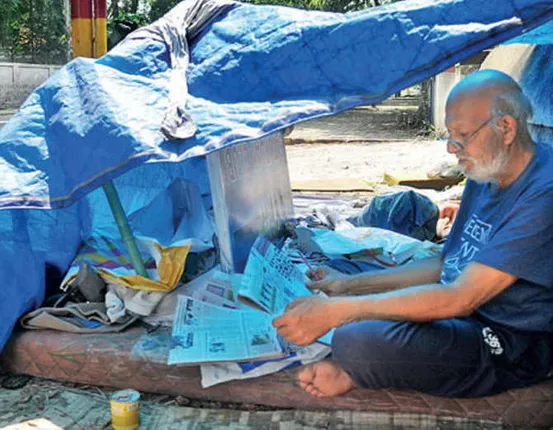 ଫୁଟ୍‌ପାଥ୍‌ରେ ରହୁଥିବା ପୂର୍ବତନ ସେନା କ୍ୟାପ୍‌ଟେନ୍‌ଙ୍କୁ ହତ୍ୟା