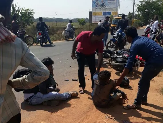 ୨ ଯୁବକ ମୃତ, ୩ ଗୁରୁତର