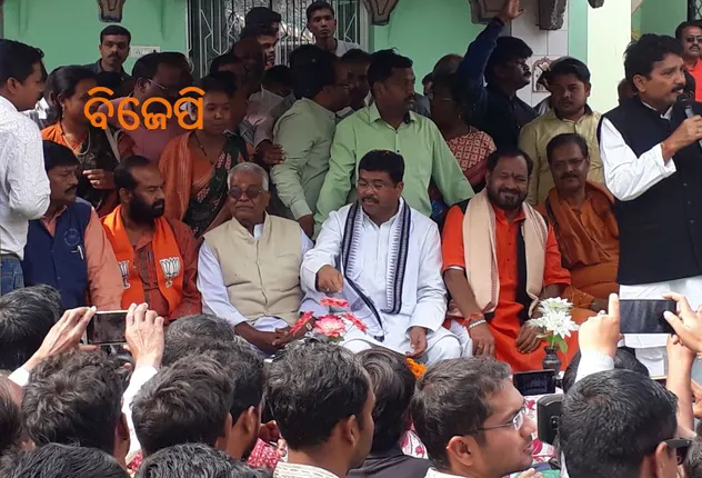 ବିଜେପୁର ଉପ-ନିର୍ବାଚନ ୧୨ ଦିନ: ପ୍ରଚାରରେ ବ୍ୟସ୍ତ କେନ୍ଦ୍ରମନ୍ତ୍ରୀ ଧର୍ମେନ୍ଦ୍ର, ରୋଡ଼ ସୋ’ କଲେ ରୀତା