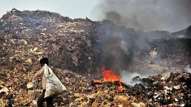 ଡମ୍ପିଂୟାର୍ଡରେ ନିଆଁ : ବିଏମ୍‌ସିକୁ ୨୫ହଜାର ଜରିମାନା