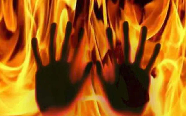 ଶିବରାତ୍ରୀରେ ଅଘଟଣ : ଦୀପ ନିଅାଁରେ ମହିଳା ଗୁରୁତର