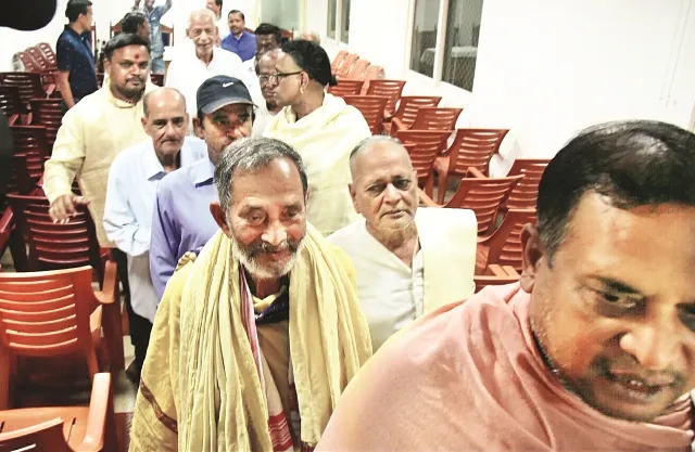 ଛତିଶା ନିଯୋଗ ବୈଠକ : ପ୍ରଶାସକଙ୍କ ବିଳମ୍ବ ଯୋଗୁଁ ସେବାୟତଙ୍କ ବର୍ଜନ