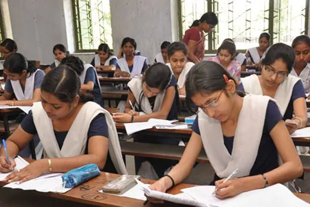 ସରିଲା ଯୁକ୍ତ୨ ପ୍ରାକ୍ଟିକାଲ ପରୀକ୍ଷା