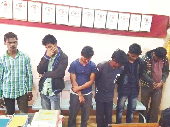 ୬ ଡକାୟତ ଗିରଫ