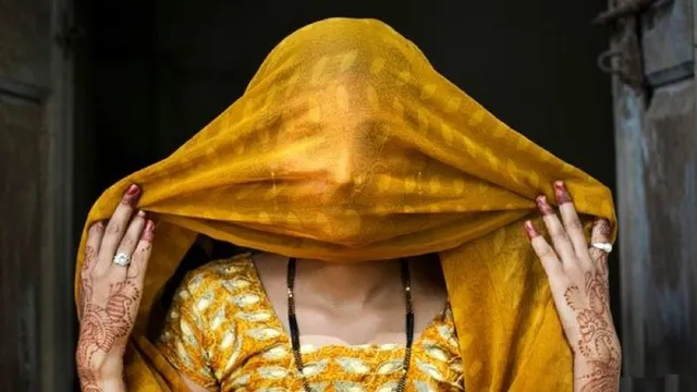 ଅବୈଧ ସମ୍ପର୍କର ଅଭିଯୋଗ କରି ମହିଳାଙ୍କୁ ଉଲଗ୍ନ କରି ଗାଧୋଇଲା ଖାପ୍‌ ପଞ୍ଚାୟତ