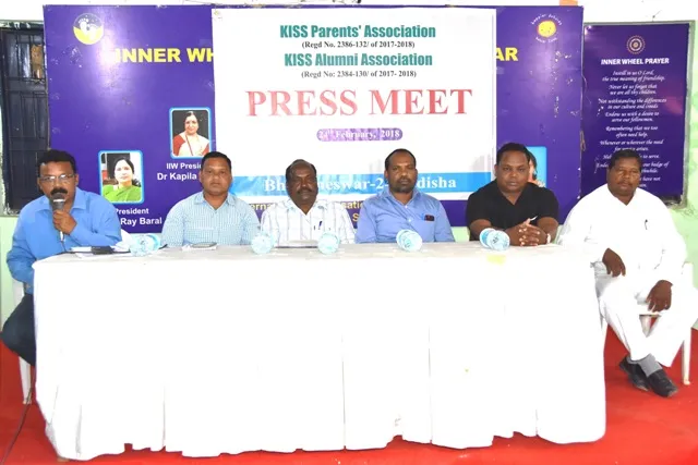 କିସ୍‌ ଅଭିଭାବକ ଓ ପୁରାତନ ଛାତ୍ରସଂଘର ଦାବି, ସରକାର କିସ୍‌କୁ ଜମି ଯୋଗାଇ ଦିଅନ୍ତୁ