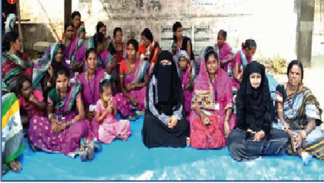 ପୈତୃକ ସମ୍ପତ୍ତି ଦାବିରେ ଜିଲ୍ଲାପାଳଙ୍କ ଅଫିସ୍‌ ଆଗରେ ମହିଳାଙ୍କ ଧାରଣା