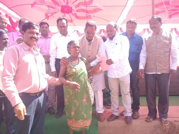 କୋଟିଆରେ ପ୍ରଶାସନର ଜନ ସଂପର୍କ ଶିବିର : ପ୍ରତିଶ୍ରୁତିରେ ପୋତିଲେ, ସହାୟତା ବାଣ୍ଟିଲେ