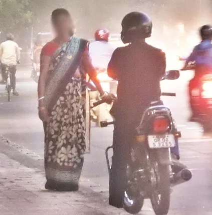 ସଚିବାଳୟ ସାମ୍ନାରେ ଦେହ ବେପାର