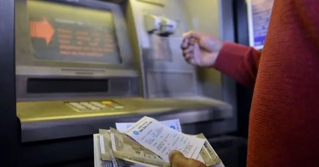 ଡେବିଟ୍‌ କାର୍ଡରେ ପିନ୍‌ ନମ୍ବର ଲେଖିଲେ ବୃଦ୍ଧ; ଏଟିଏମ୍‌ରୁ ୭୫, ୦୦୦ ଟଙ୍କା କାଢ଼ିନେଲା ପକେଟ୍‌ମାର୍‌