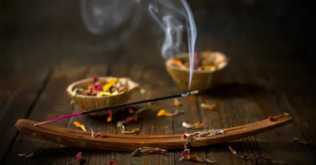 ଘରୁ ନକାରାତ୍ମକ ଶକ୍ତି ଦୂରେଇବା ପାଇଁ ଏହି ସବୁ ନିୟମ ମାନନ୍ତୁ